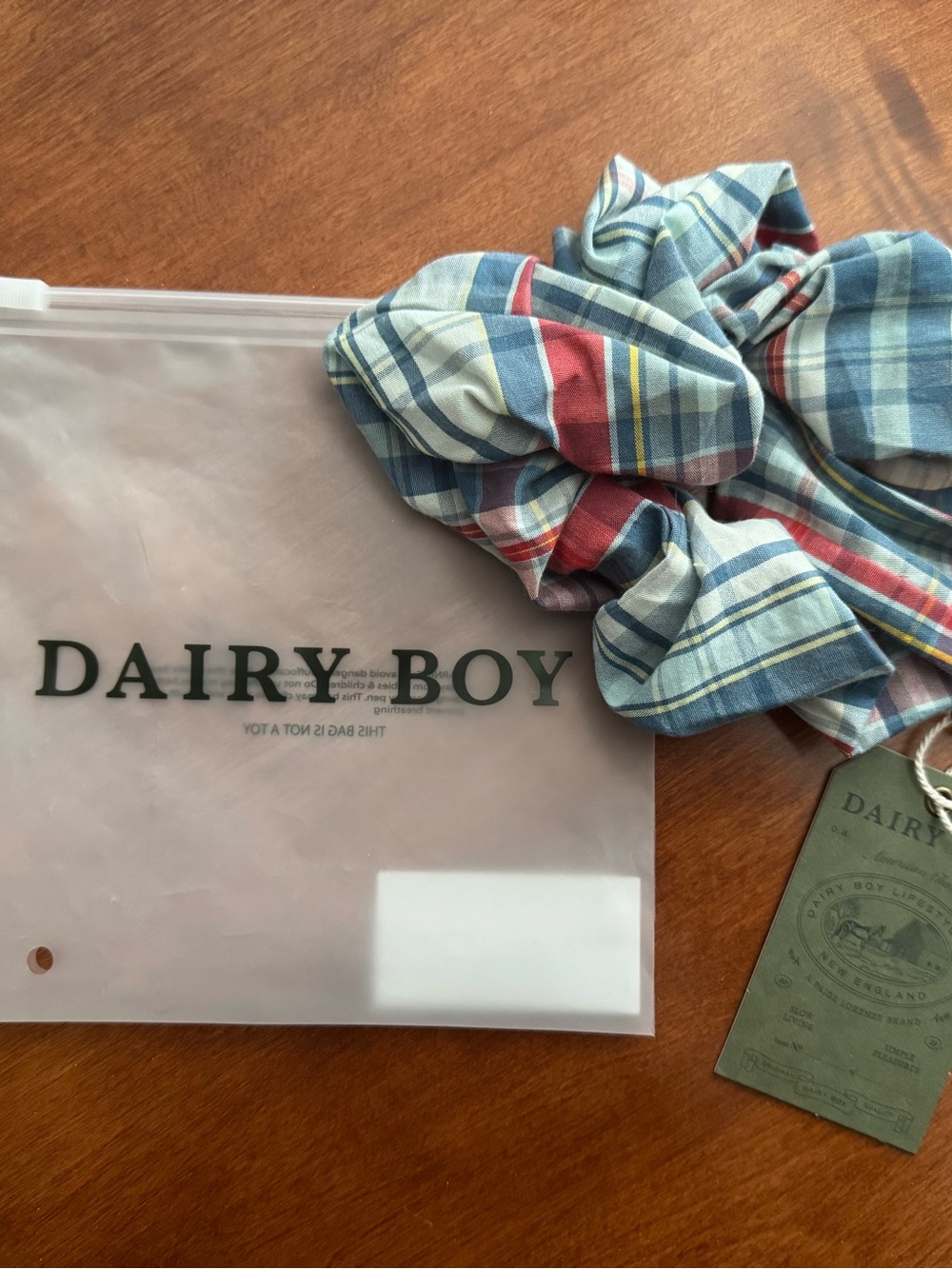 DAIRY BOY Plaid Scrunchie